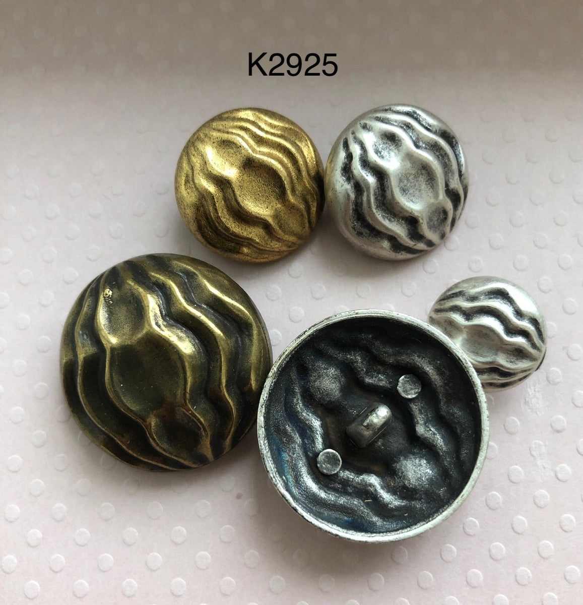 Metal button on sale shanks